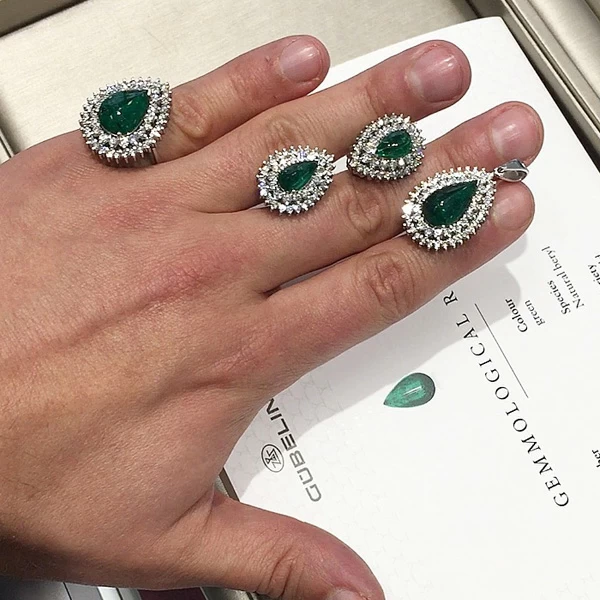 Cleopatra Emerald and Diamond Set of rings and earrings