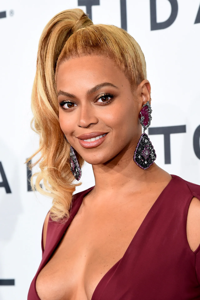 Beyonce wearing jawdropping earrings
